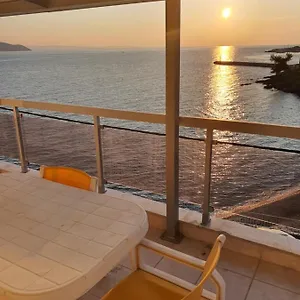 https://sunset_apartments-only-15-meters-from-the-sea.hotelschalkidiki.net