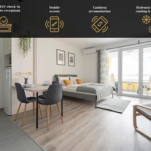 Westside Garden By Urbanrent Apartmanhotel