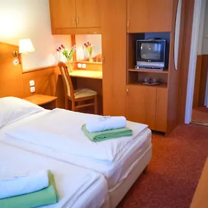 3* Frühstückspension Korona Panzio